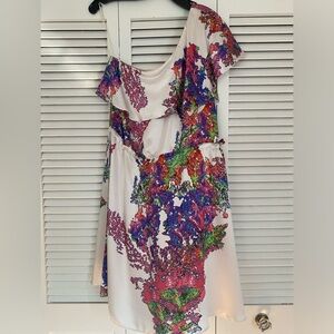 Stunning one-shoulder Halston Heritage dress!